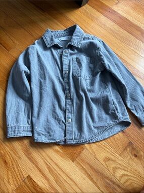 Zara’s boys denim button-up size 3-4
